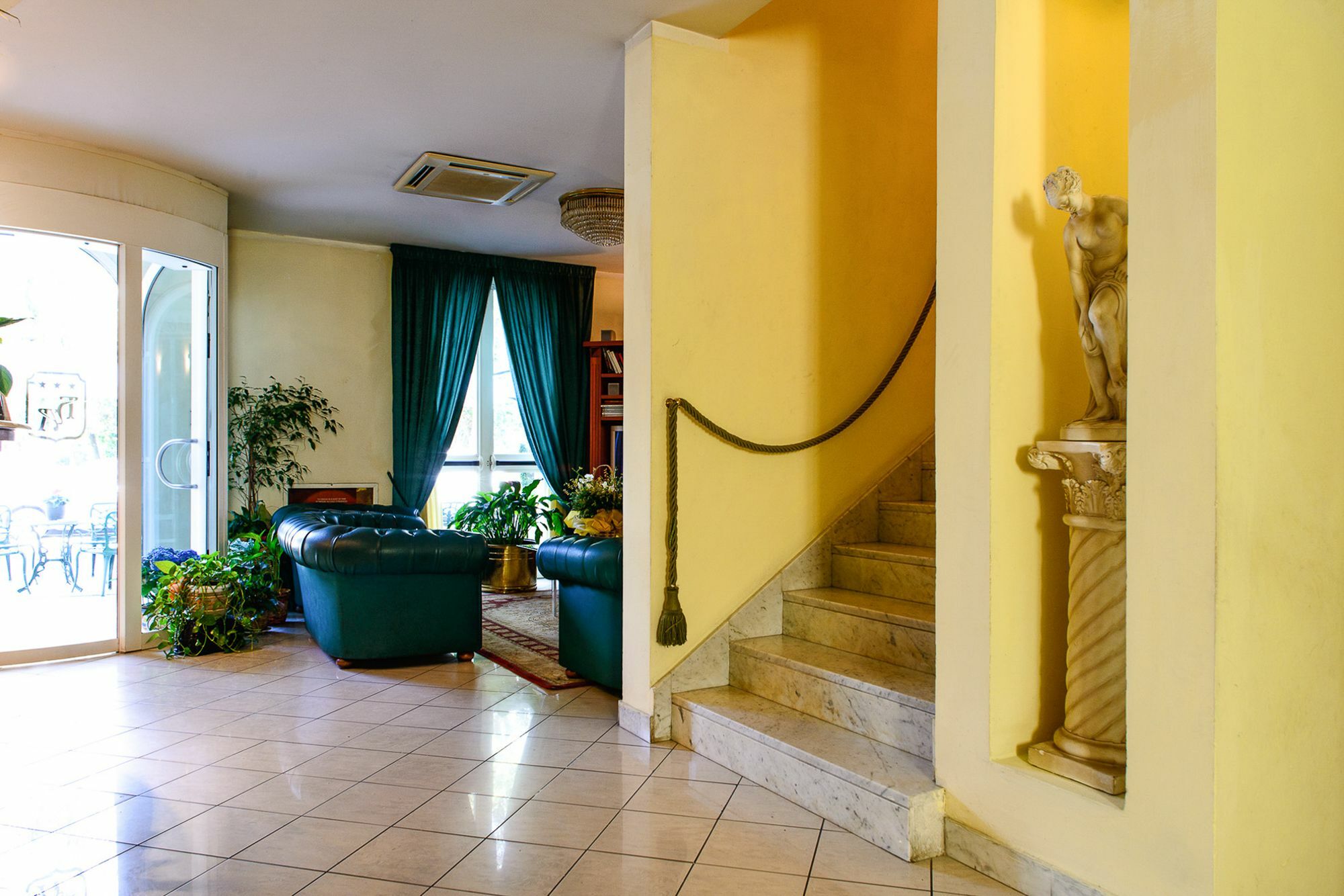 Hotel Villa Adriana Viareggio Exterior photo