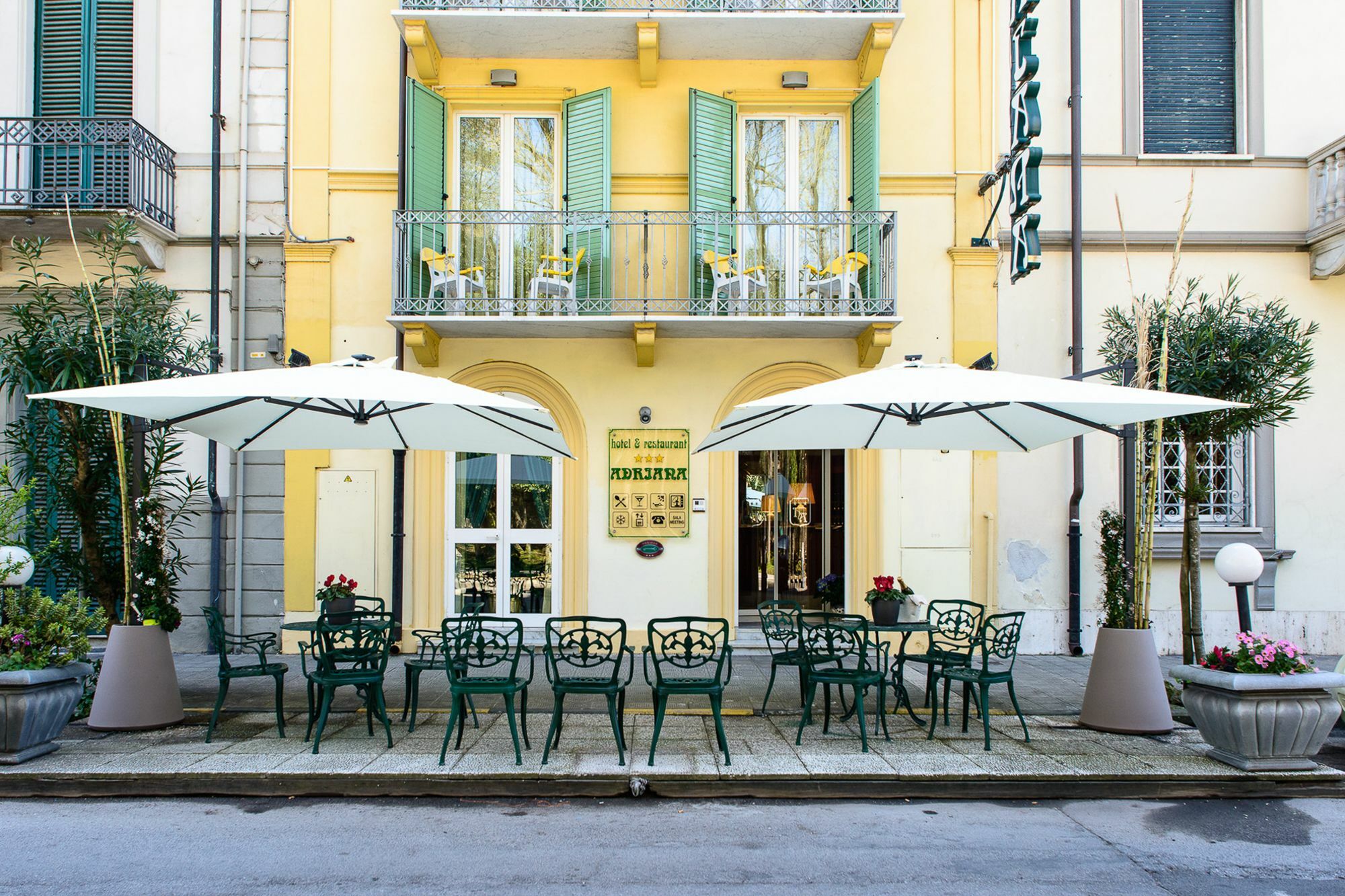 Hotel Villa Adriana Viareggio Exterior photo